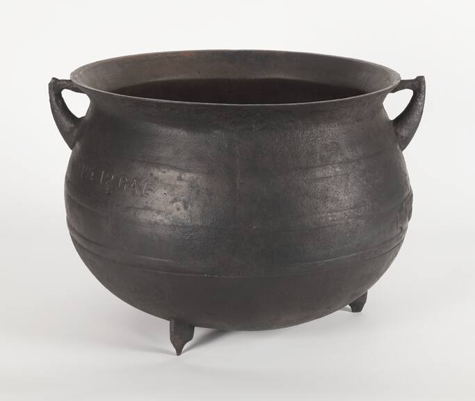 1904-Cast Iron Pot 20# Capacity